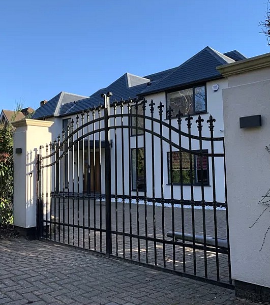 Installation Portail Mororise Electrique Villecroze 83690